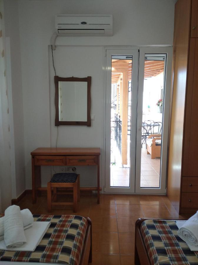 Villa Vasili Skiathos Town Exterior photo